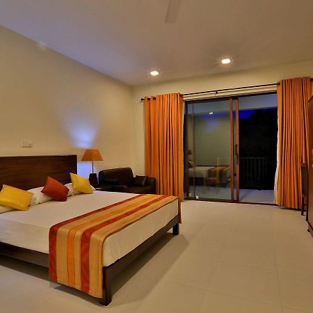 Grand & Gangula Hotell Dambulla Exteriör bild
