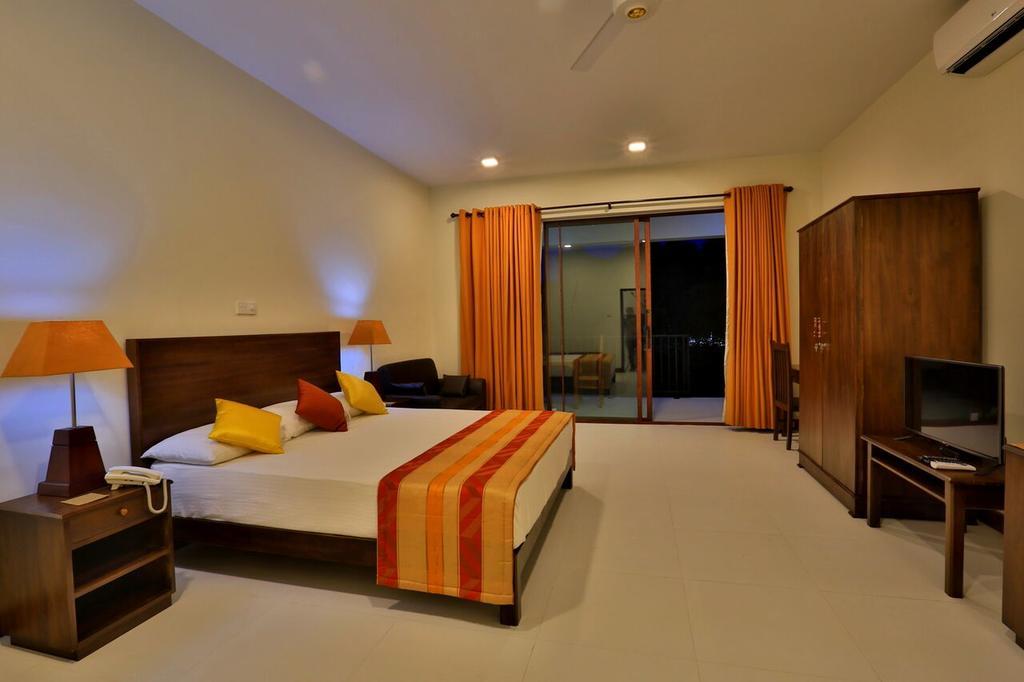 Grand & Gangula Hotell Dambulla Exteriör bild