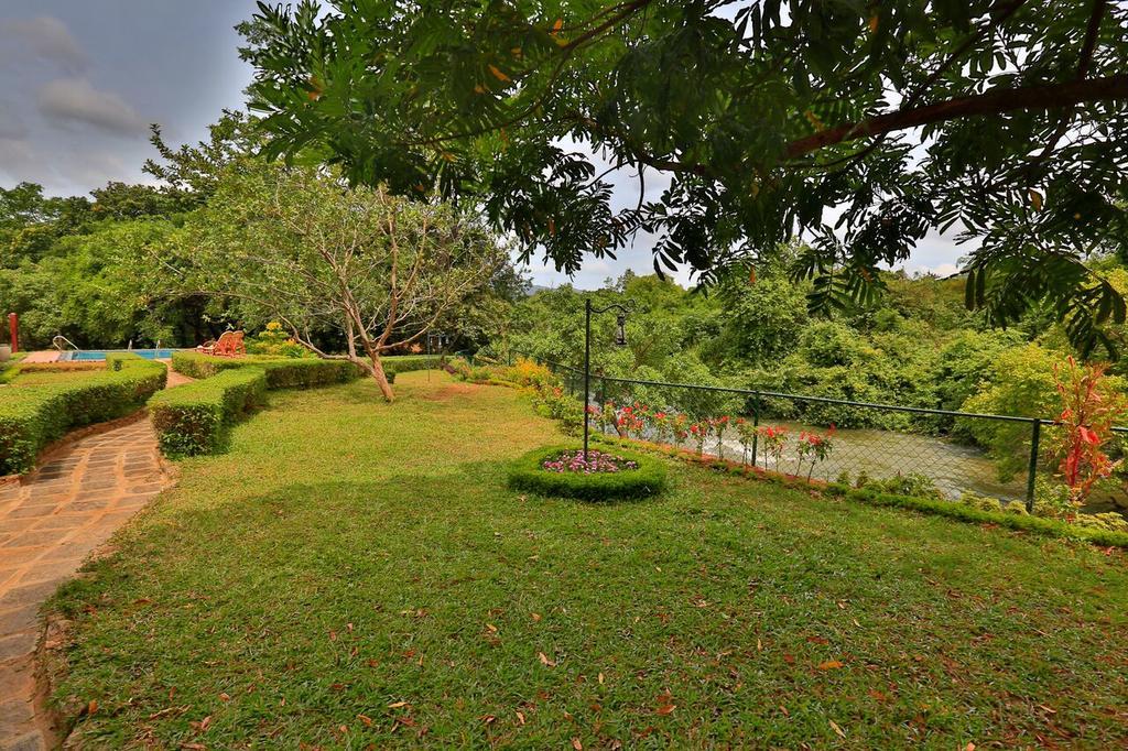 Grand & Gangula Hotell Dambulla Exteriör bild
