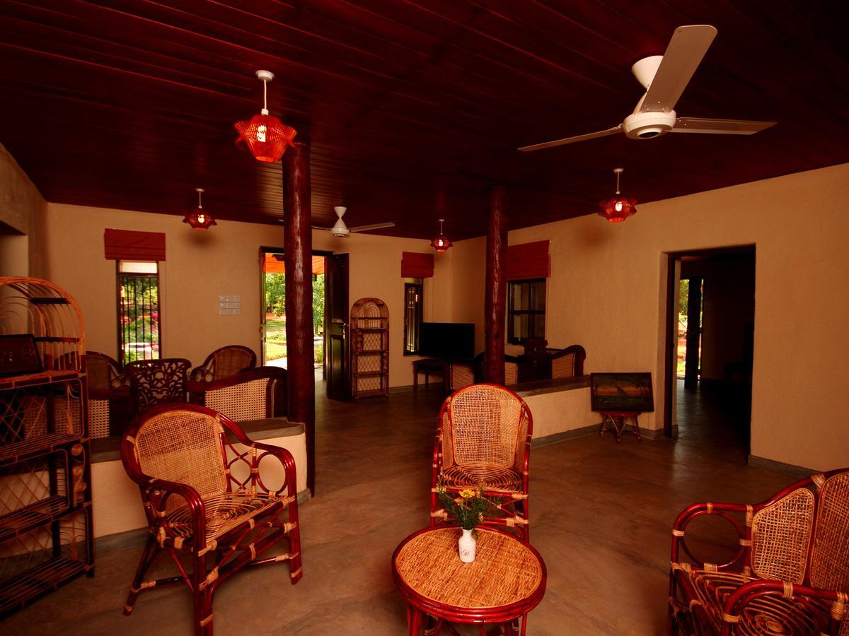Grand & Gangula Hotell Dambulla Exteriör bild