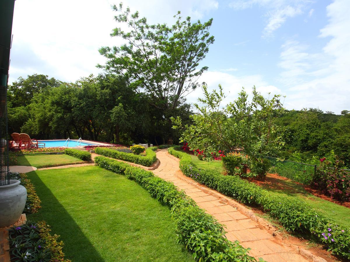 Grand & Gangula Hotell Dambulla Exteriör bild