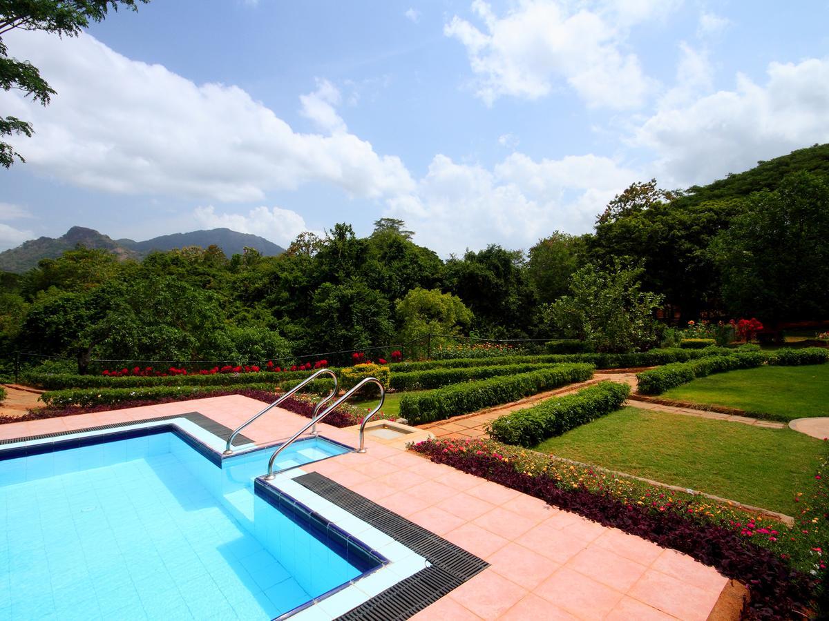 Grand & Gangula Hotell Dambulla Exteriör bild
