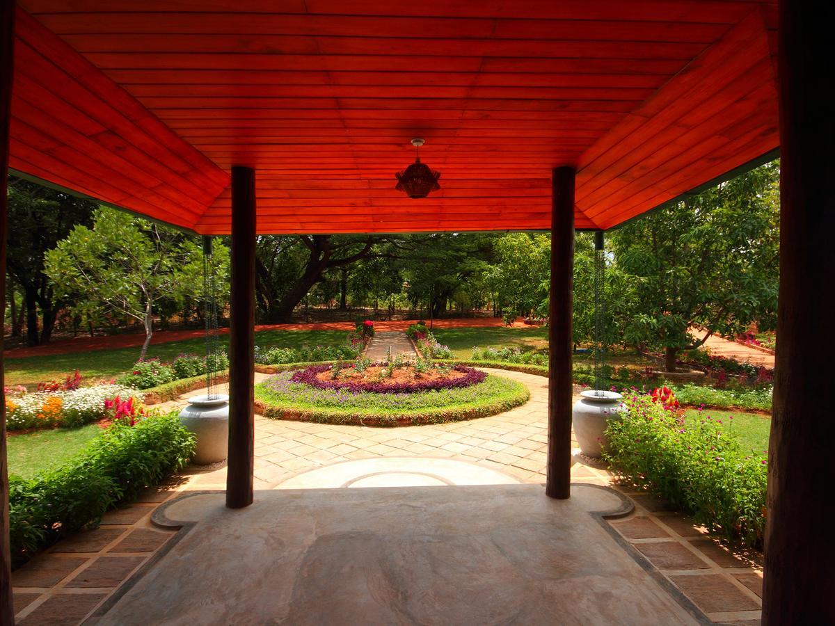 Grand & Gangula Hotell Dambulla Exteriör bild