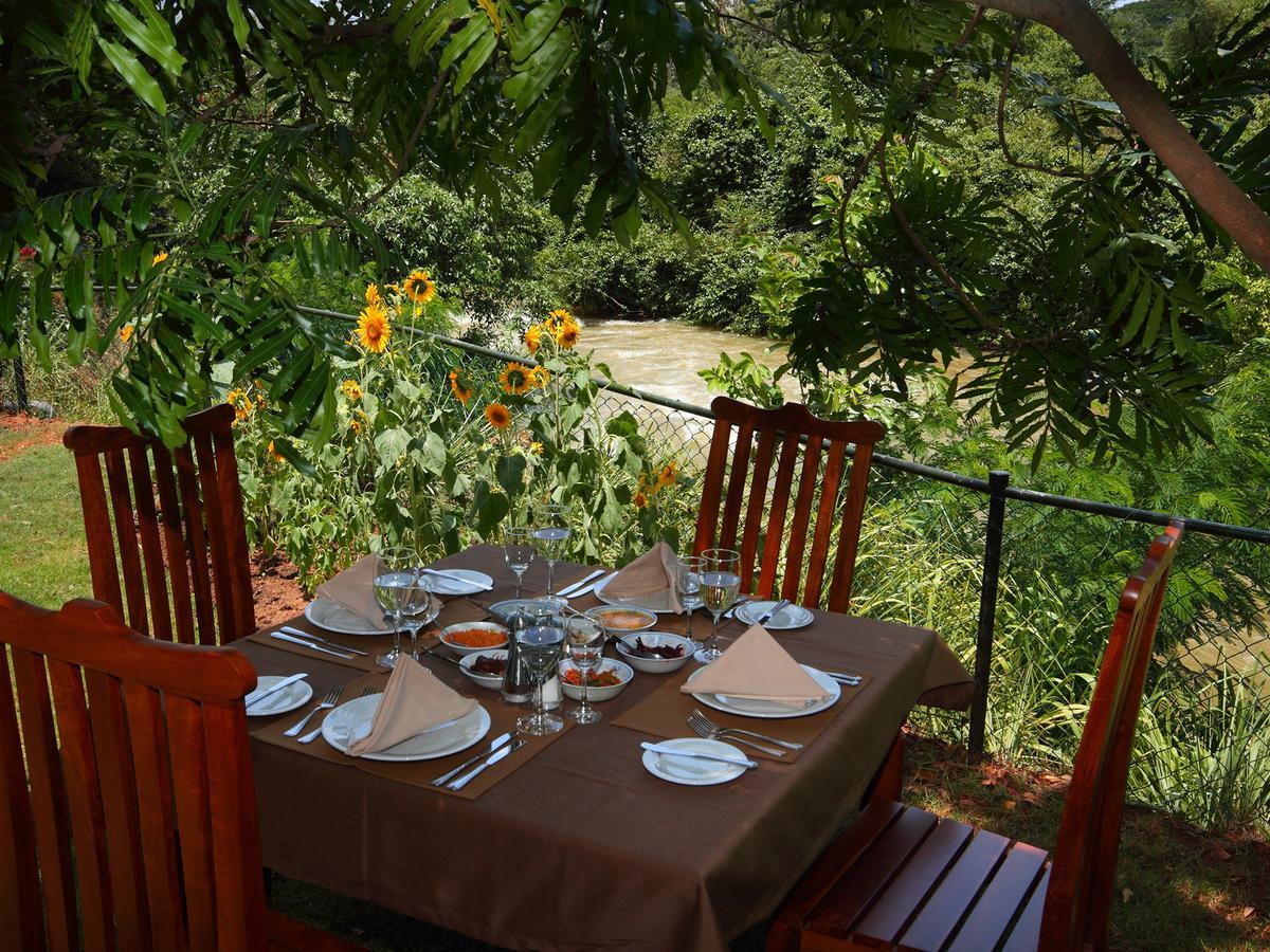 Grand & Gangula Hotell Dambulla Exteriör bild