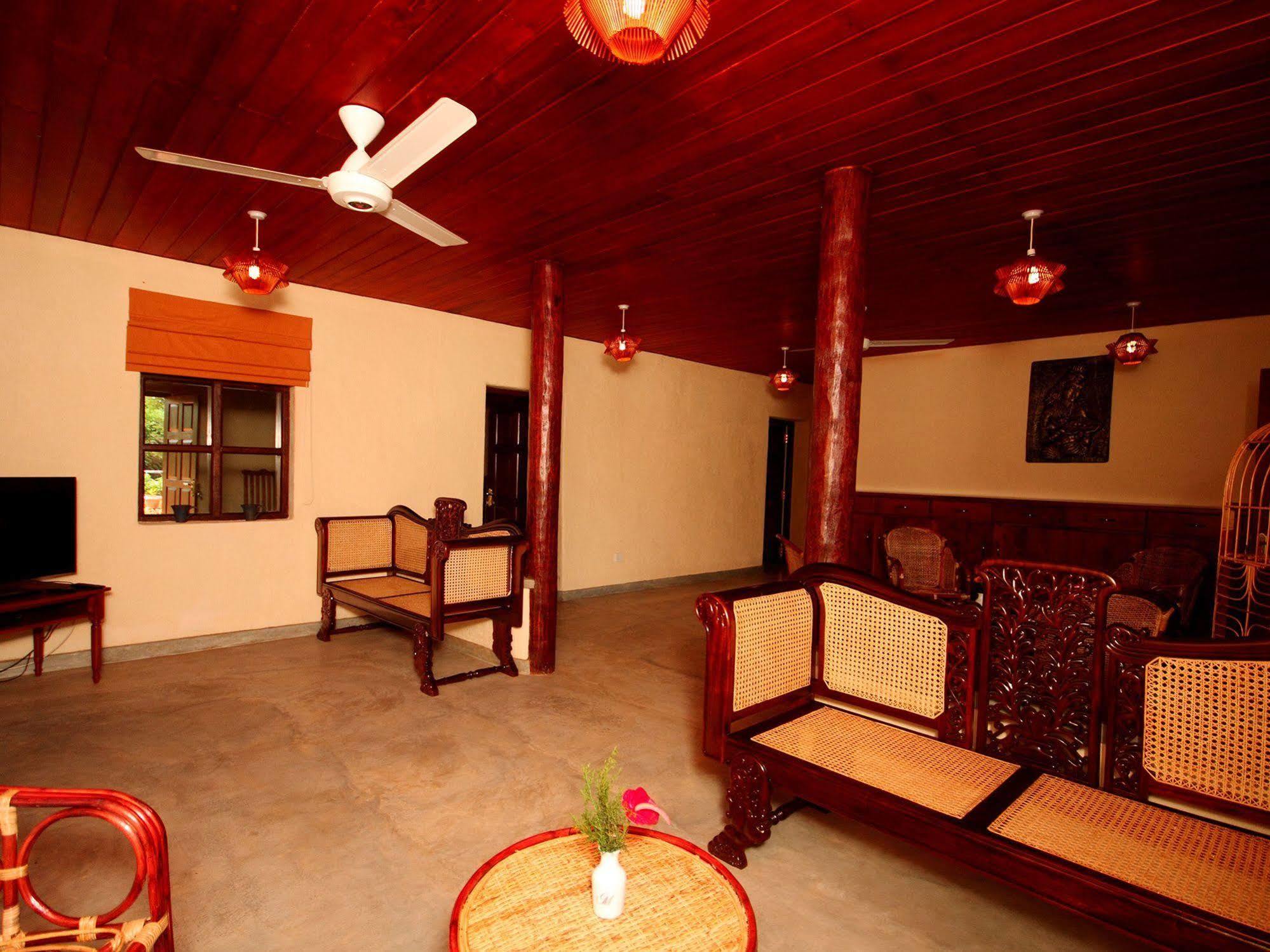 Grand & Gangula Hotell Dambulla Exteriör bild