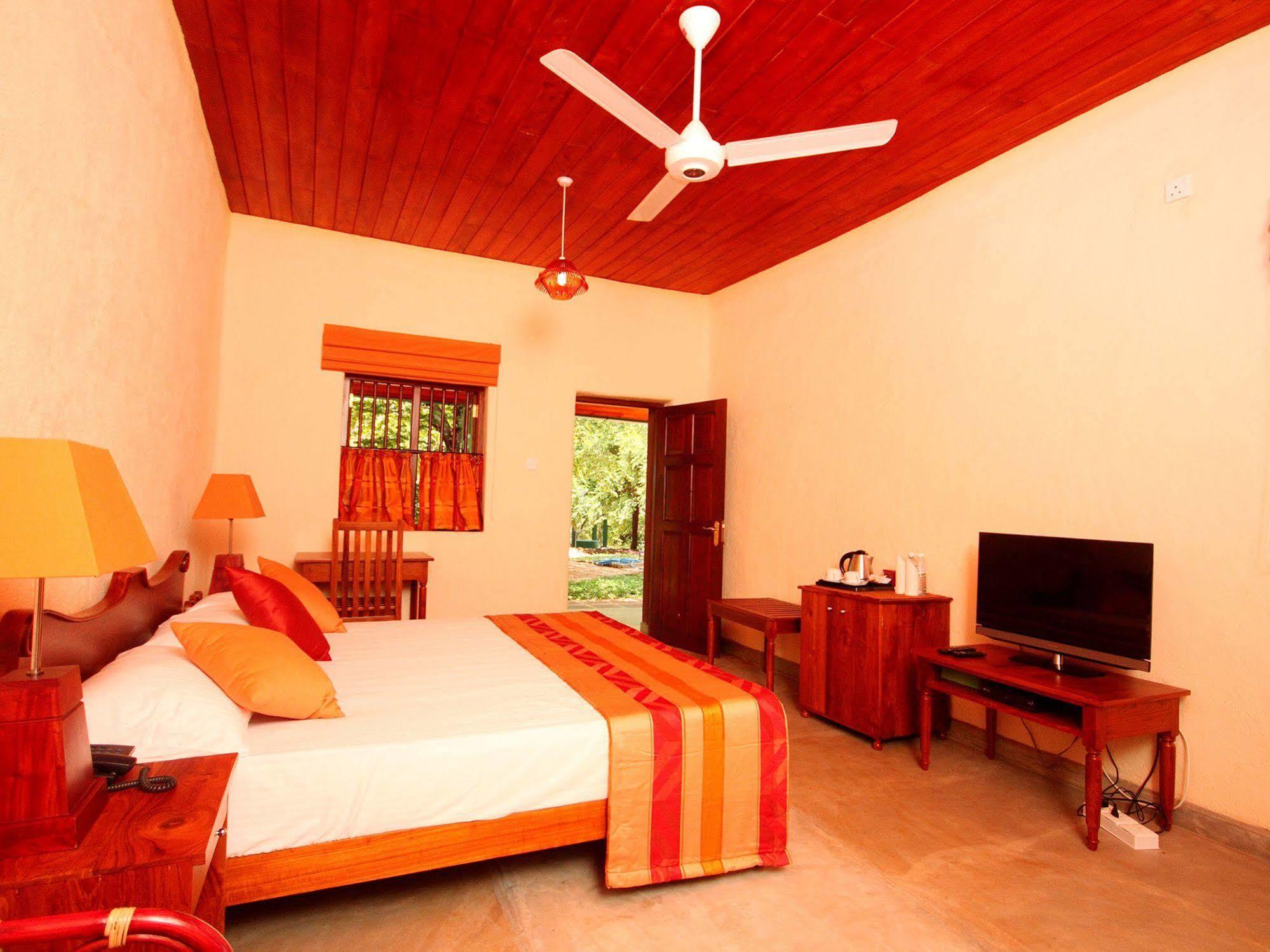 Grand & Gangula Hotell Dambulla Exteriör bild